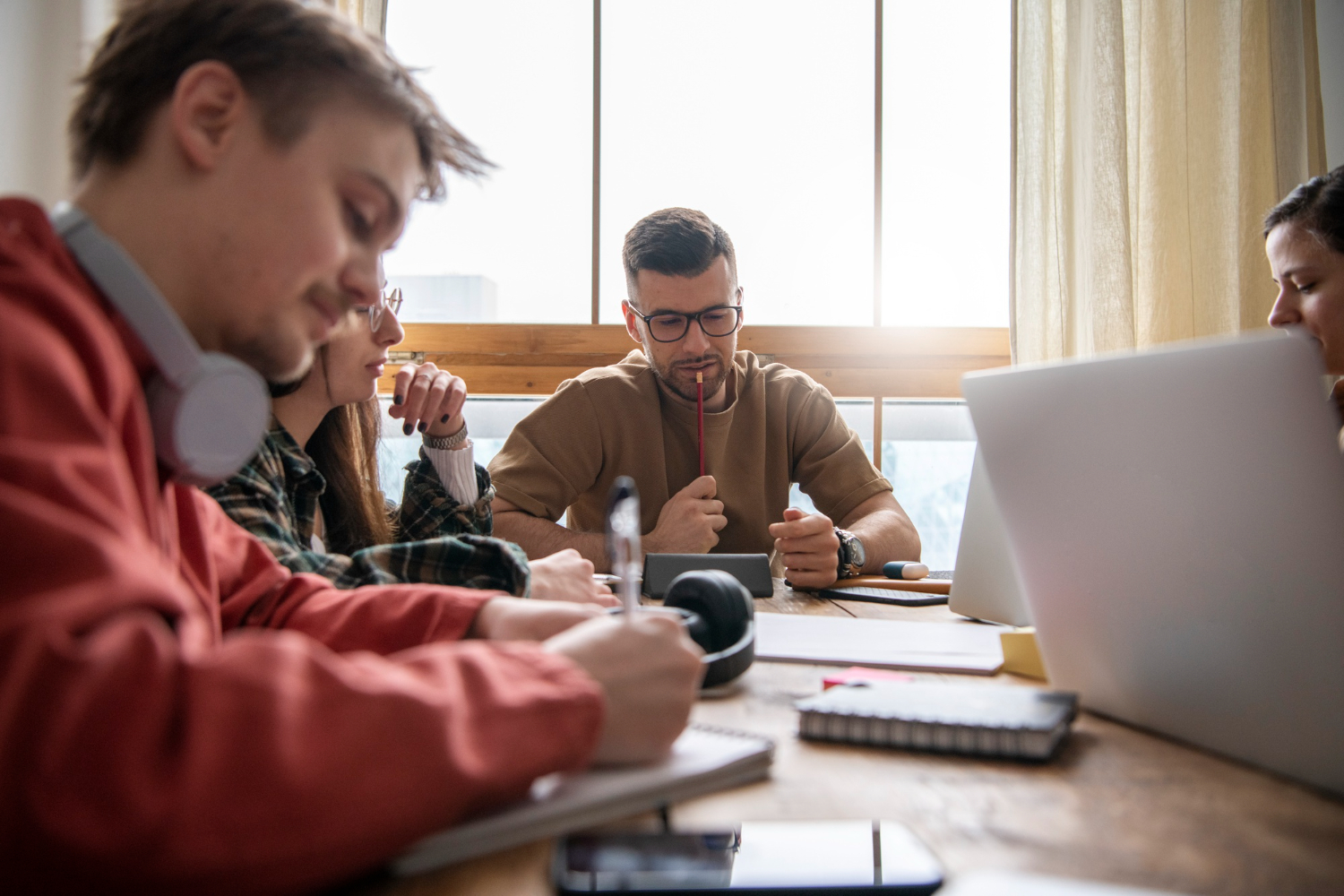 Estudantes se preparando para o Revalida